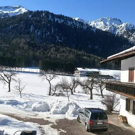 Schrankbaumerhof 아파트 *